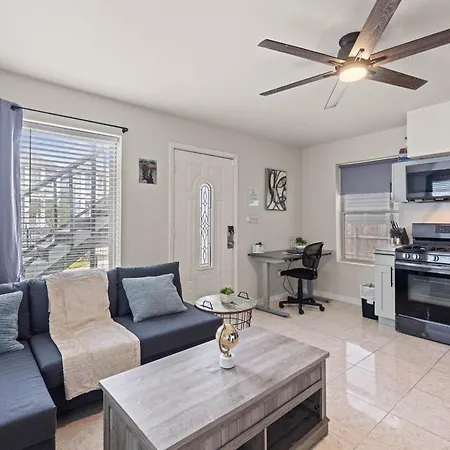 Appartamento Heights Flat Nr Downtown Yard Pets Desk Wifi